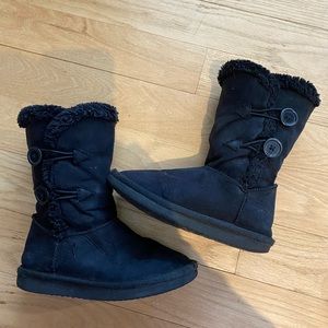 Kids size 13 button winter boots